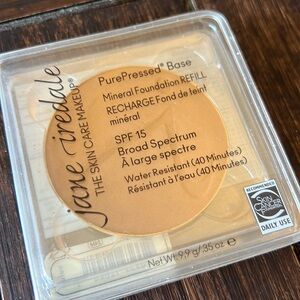 Velvet Jane Iredale Mineral Foundation